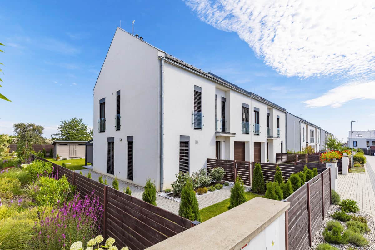 79 % rodinných domů v projektu Bydlení Jinočany už má své majitele