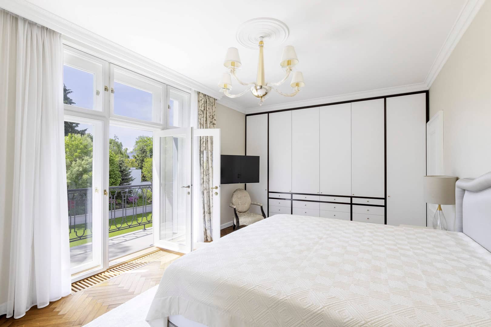 Exceptional villa with garden in Bubenec