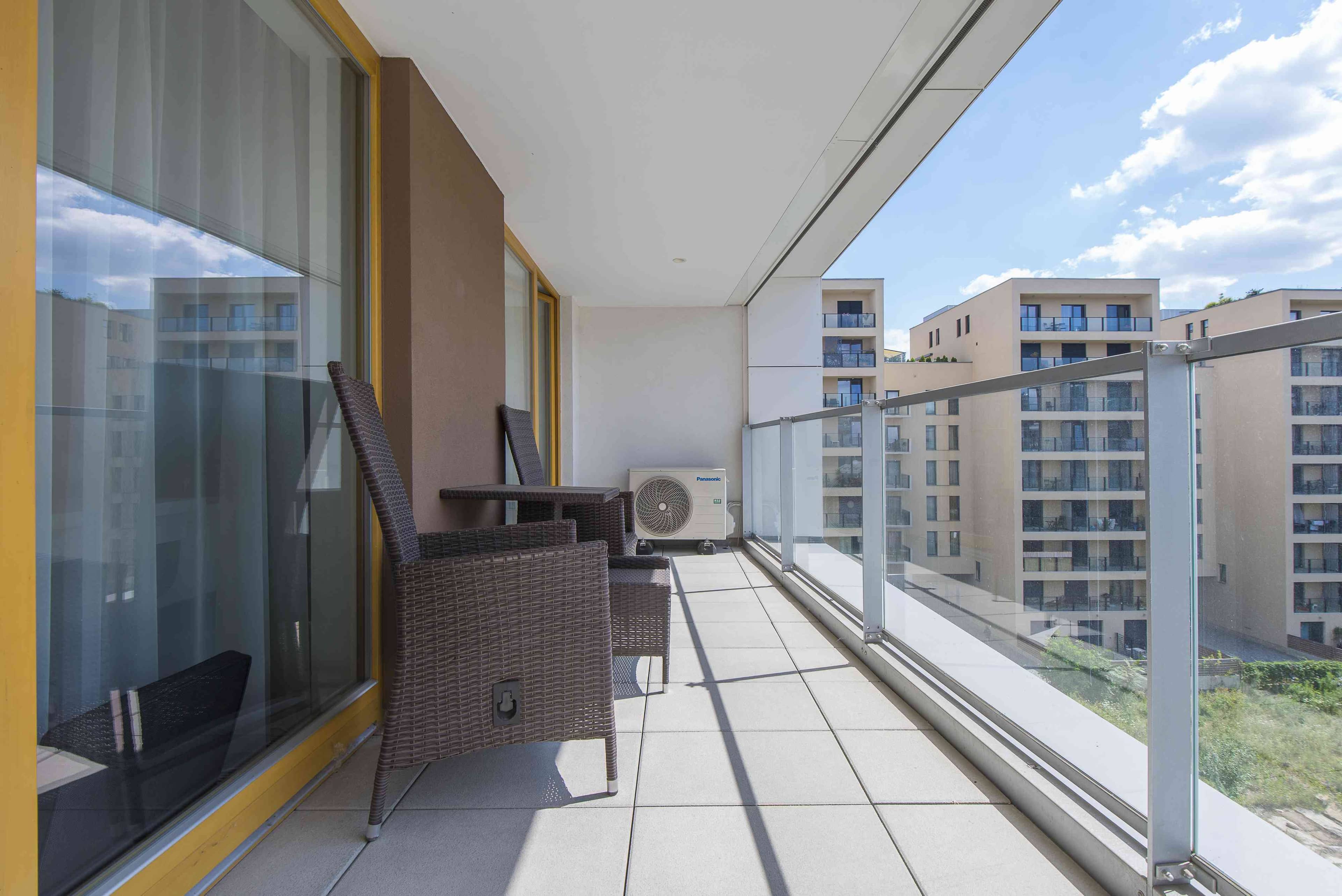 Za Karlínským přístavem